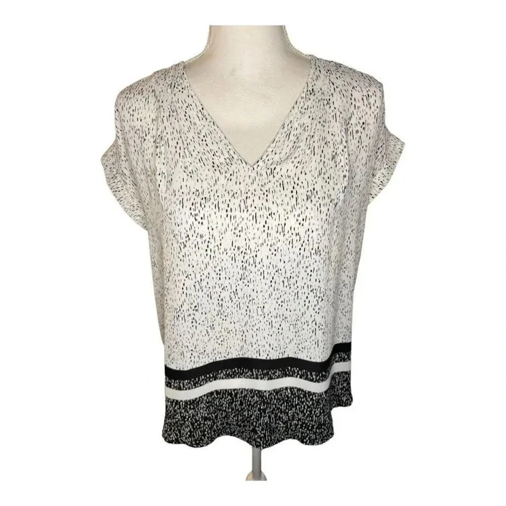 Simply Vera Vera‎ Wang Size Small Oversized Lightweight Black & White V-Neck Top